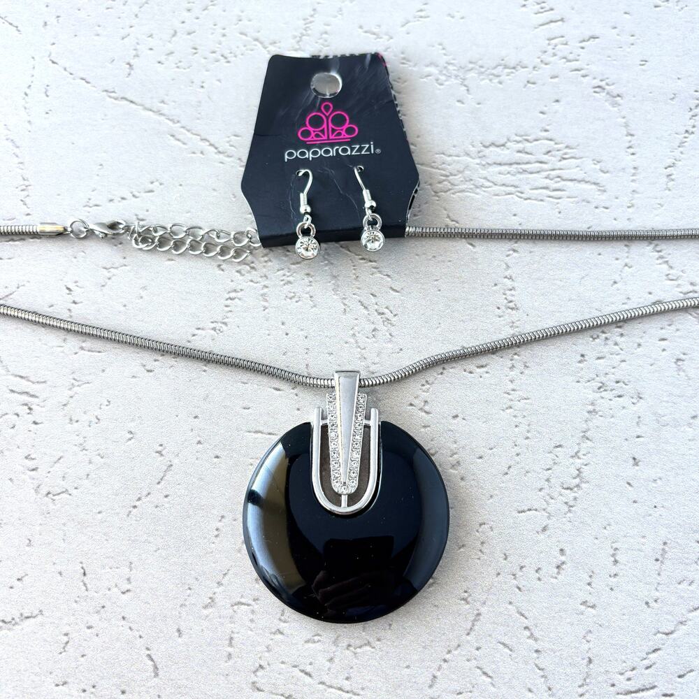 Paparazzi Necklace and Earrings Set - Black Pendant
